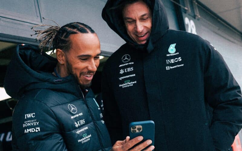 - Wolff: "Birkaç saat" sonra yeni bir Hamilton F1 sözleşmesi imzalanacak.