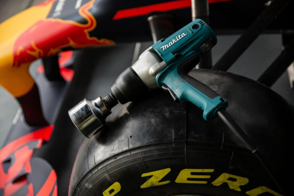- Wheel Gun ile Tanışın: Formula 1 Pit Stop Essential